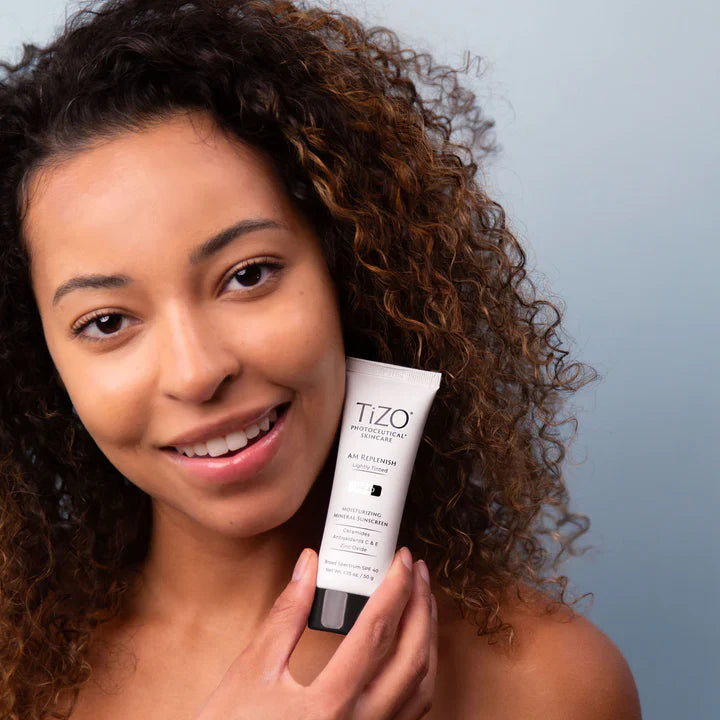 Tizo AM Replenish SPF 40 - Con Color